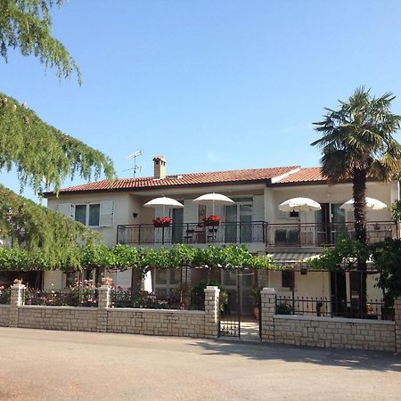 Vila Alma Porec Luaran gambar